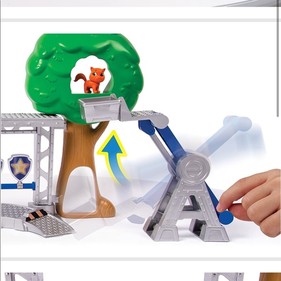 Paw Patrol Chase’s Deluxe Vehicle and Rescue Center Playset - Picture 11 of 14